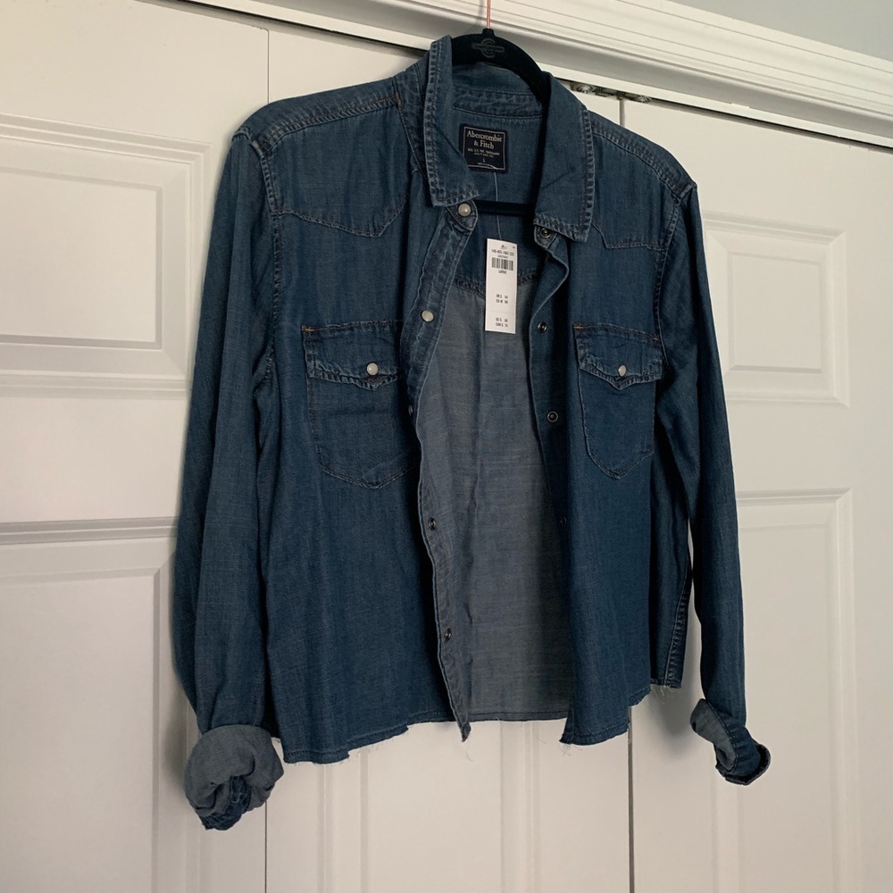 🛶Abercrombie Cropped Denim Button Up